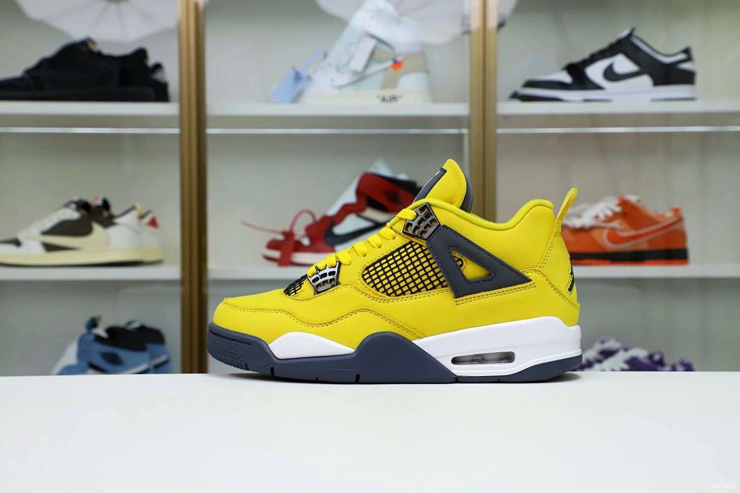 1st Kicks Shoes 4 Kimikick 1992 'LIGHTNING' AIR RETRO AIR JORDAN JORDAN Affordable 1113